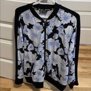 Light weight active jacket